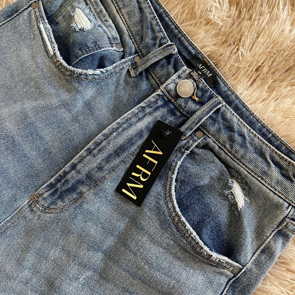 Brand from Nordstrom AFRM. Size 28 tag new never worn